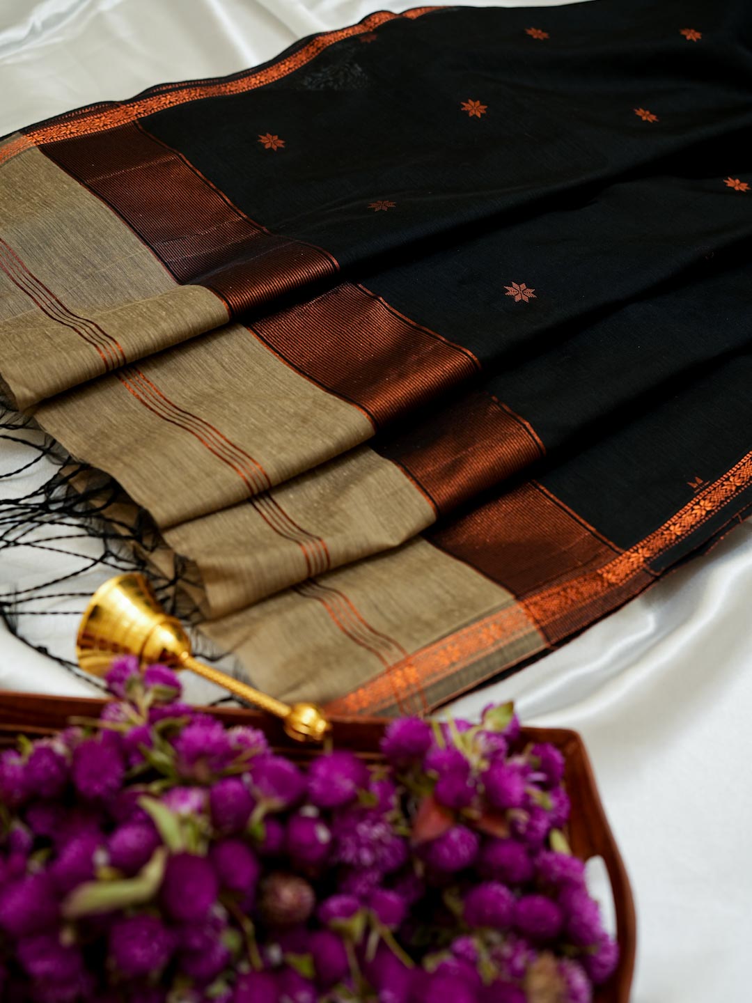 Beige & Black - Maheshwari Cotton Saree