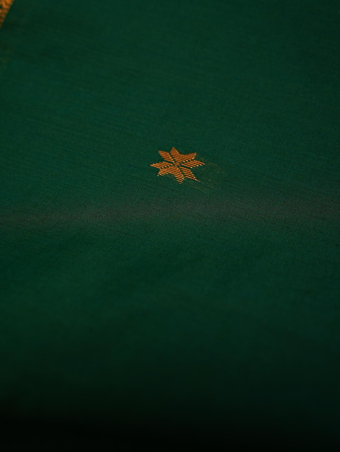Deep Forest Green/ Dark Green- Maheshwari Cotton Saree