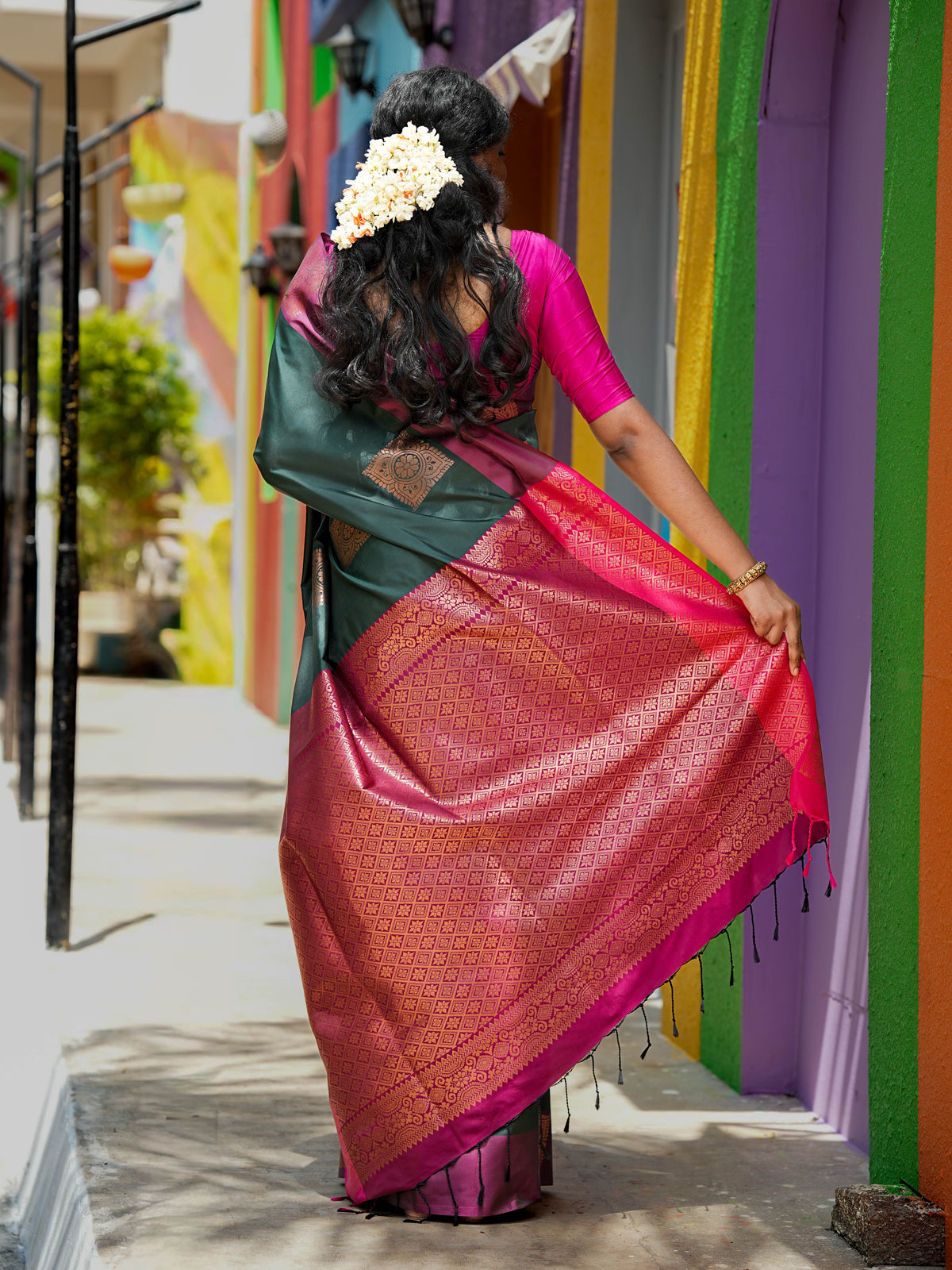 Dark Green & Pink Borderless Soft Silk Saree
