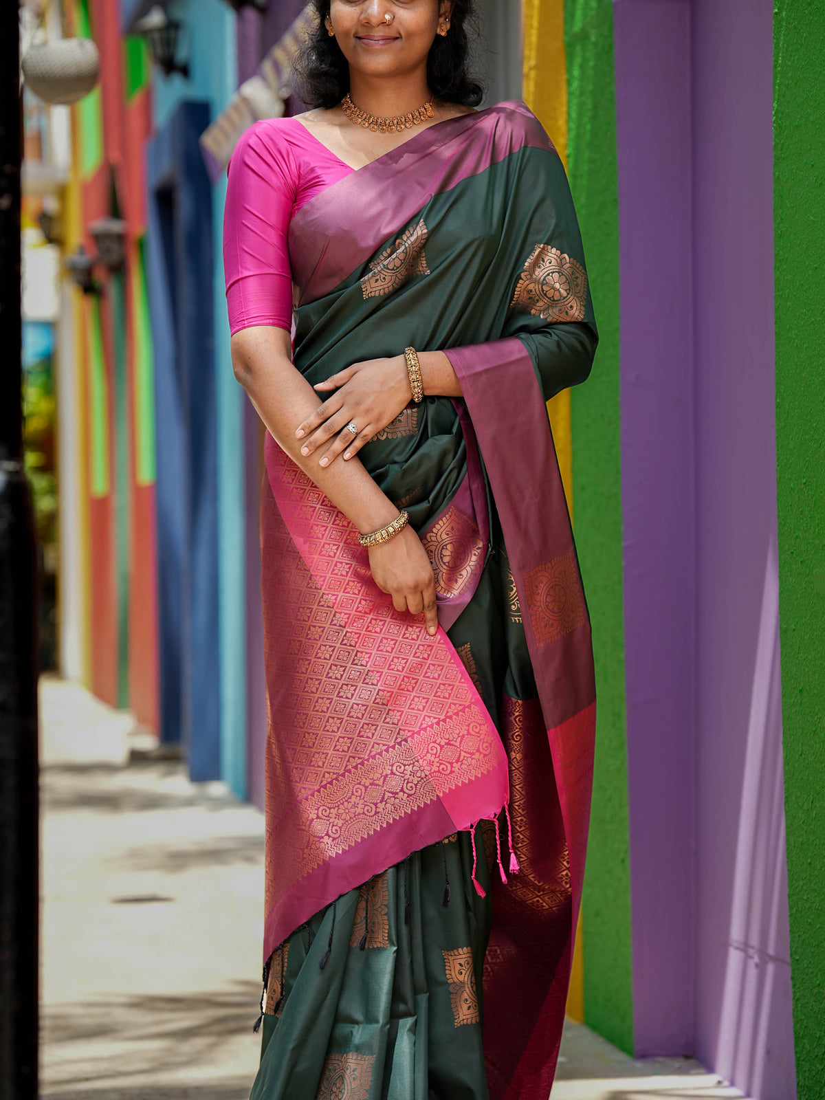 Dark Green & Pink Borderless Soft Silk Saree