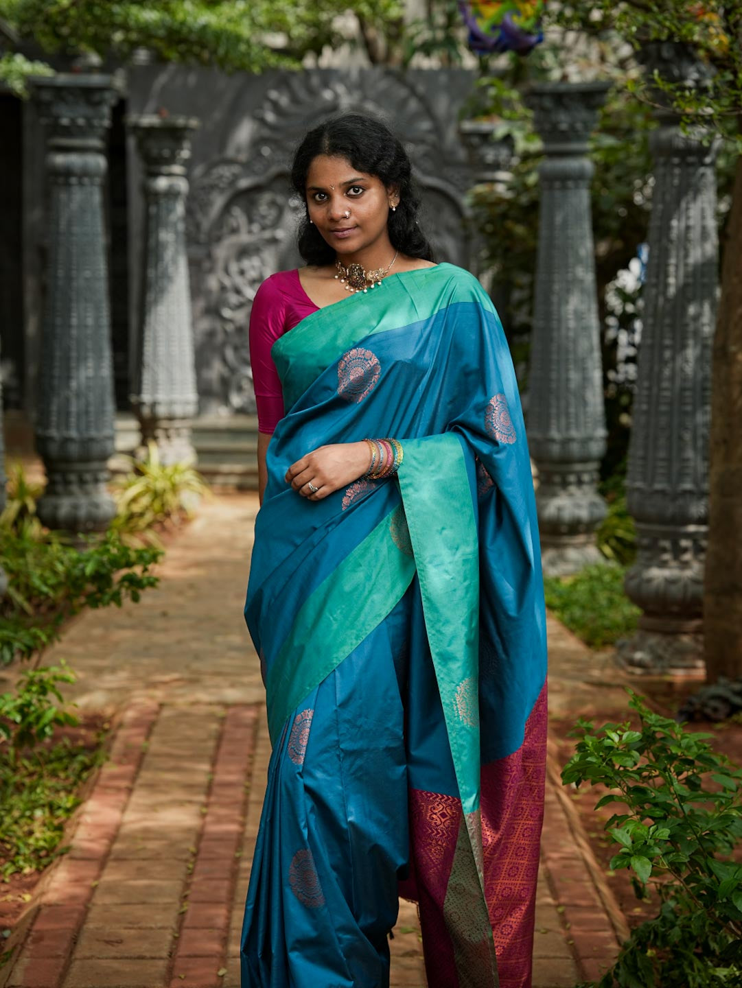 Teal Blue & Magenta Borderless Soft Silk Saree
